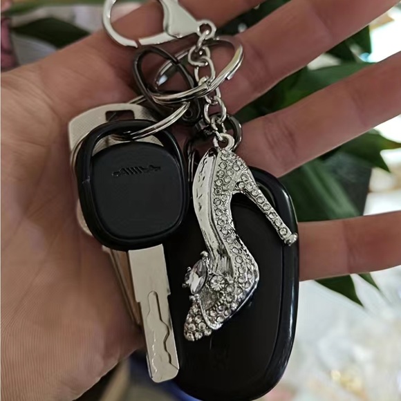 NIP Rhinestone High Heel Keychain Accessory - Picture 5 of 5